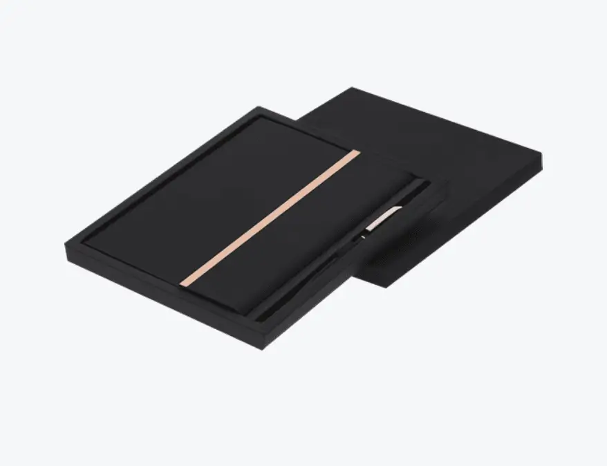 Coffret cadeau Noël entreprise " La Black 'n Chic" avec carnet et stylo noir personnalisables